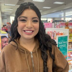 Meet your Posher, Andrea